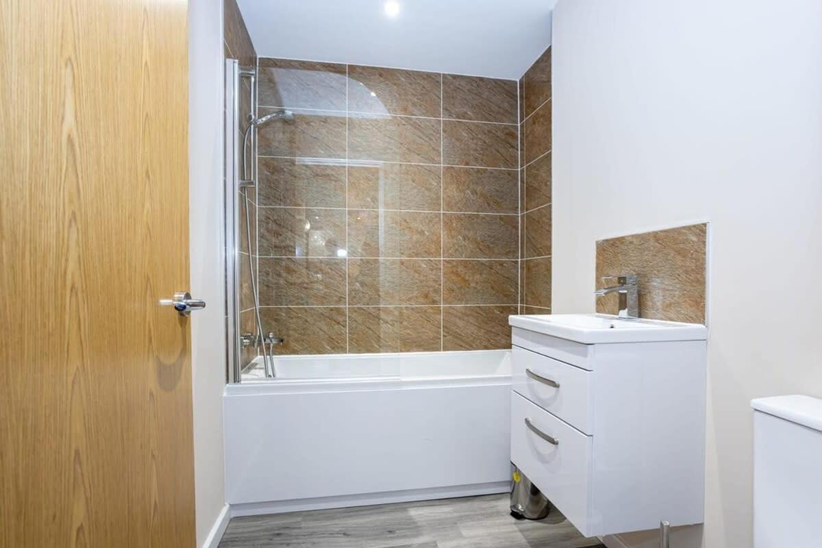Lovely 1 Bedroom Apartment In Manchester Exterior photo